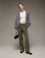 AE Low-Rise Baggy Straight Cargo Pant