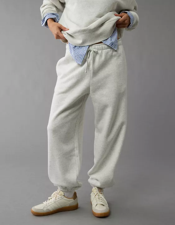 AE Everyday Luxe Sweatpant - Image 8